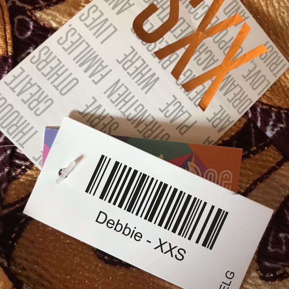 NWT LuLaRoe Debbie - Picture 6 of 6